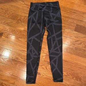 Yelete Black Geometric Leggings